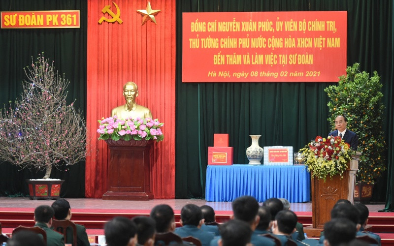 Thủ tướng Nguyễn Xuân Phúc phát biểu ý kiến tại buổi làm việc.