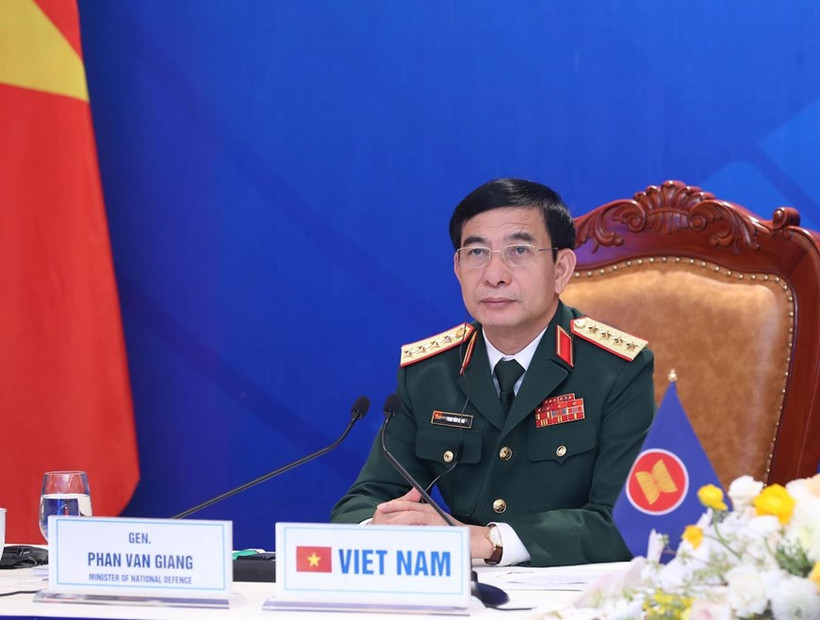 Đại tướng Phan Văn Giang, Bộ trưởng Quốc phòng Việt Nam, dự Hội nghị hẹp Bộ trưởng Quốc phòng các nước ASEAN theo hình thức trực tuyến. (Ảnh: TTXVN)