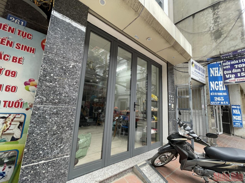 Một cơ sở của Ispeaking đã dừng hoạt động. (Ảnh: Sơn Bách) 