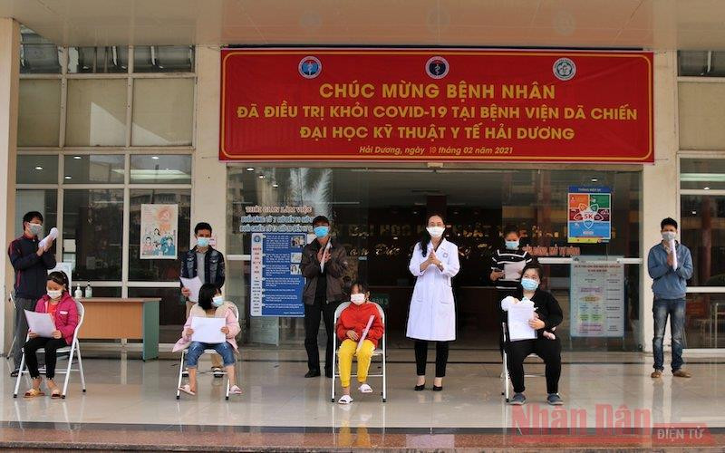 Các bệnh nhi ở Bệnh viện dã chiến số 2 xuất viện.