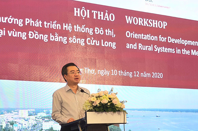 Thứ trưởng Xây dựng Nguyễn Thanh Nghị phát biểu tại hội thảo.