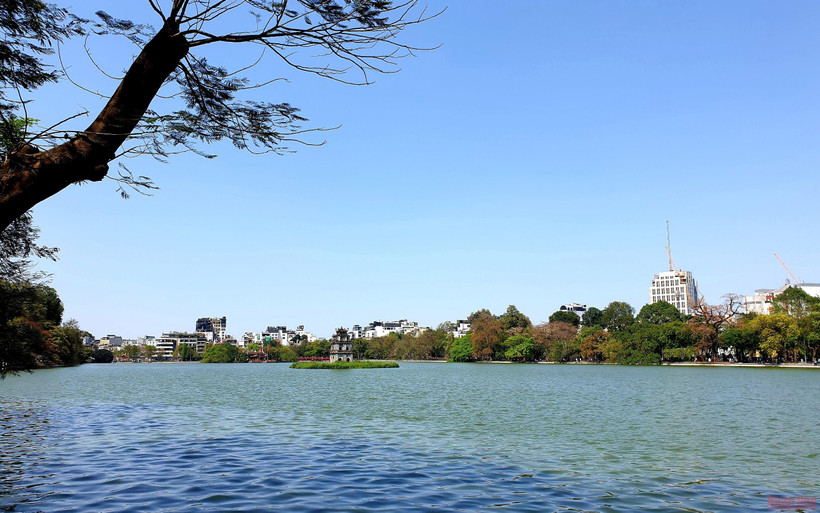 Hồ Hoàn Kiếm, Hà Nội (Ảnh: T.L)
