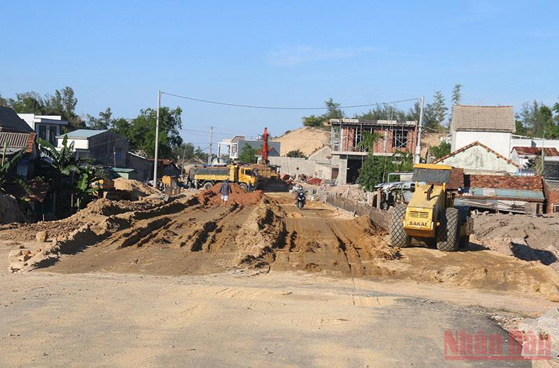 Khẩn trương thi công tuyến nối từ đường ven biển 129 lên quốc lộ 1A.