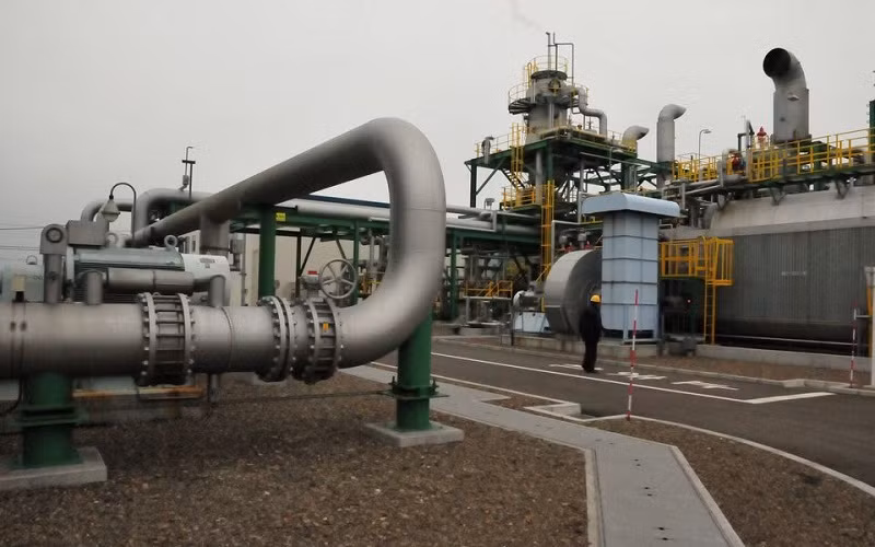 Đường ống vận chuyển CO2 đến thiết bị loại bỏ khí thải tại khu thử nghiệm thu giữ và lưu trữ carbon Tomakomai ở Tomakomai, tỉnh Hokkaido, Nhật Bản ngày 22/3/2018. (Ảnh: Reuters)