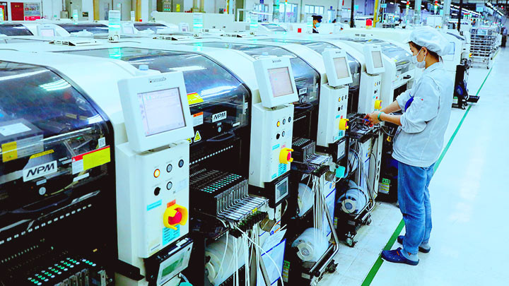 Điện tử là một trong sáu ngành hàng có kim ngạch xuất khẩu hơn 10 tỷ USD. Ảnh: LÊ DANH LAM