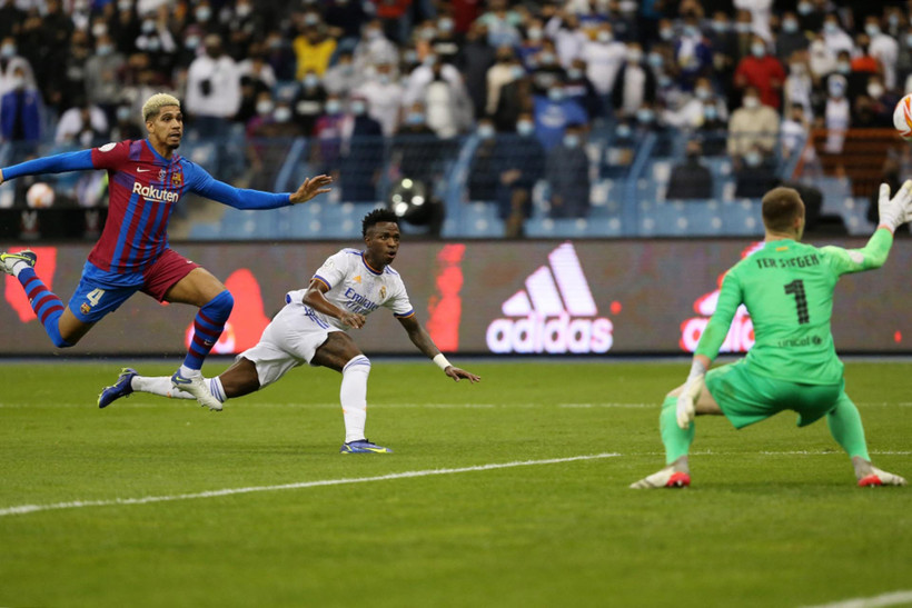 Vinicius mở tỷ số cho Real Madrid.