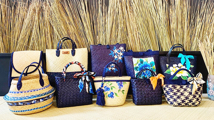 Các sản phẩm từ cỏ bàng của Hồ Sương Lan. (Ảnh: Nhân vật cung cấp)