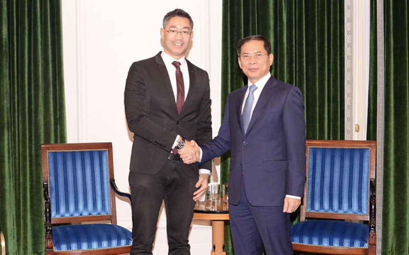 Bộ trưởng Ngoại giao Bùi Thanh Sơn tiếp ông Philipp Rosler, Lãnh sự danh dự Việt Nam tại Thụy Sĩ.