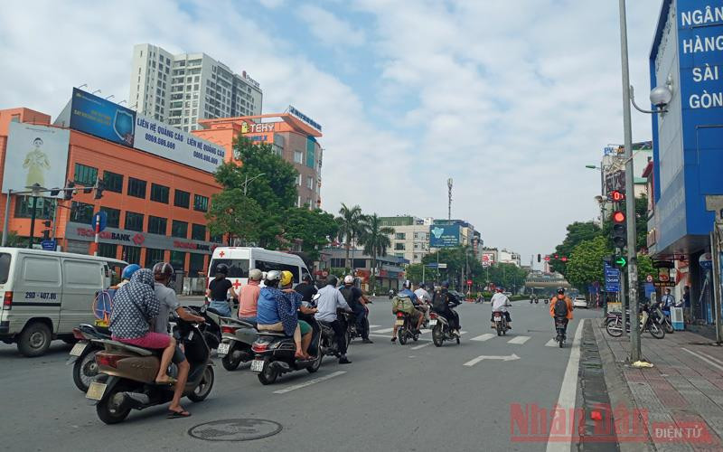 Hà Nội trong ngày đầu giãn cách xã hội