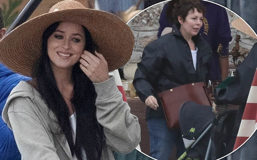 Các diễn viên Dakota Johnson và Olivia Colman trong phim “The Lost Daughter”. (Ảnh: Daily Mail)