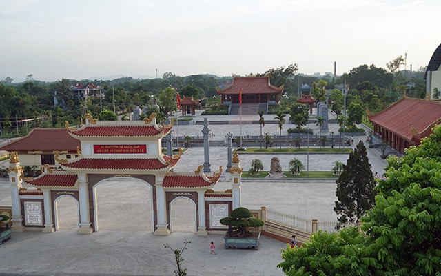 Khu tưởng niệm Thanh niên xung phong Ðại đội 915, TP Thái Nguyên.