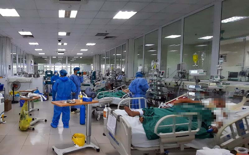 Gia tăng F0 nặng điều trị tại Bệnh viện Bệnh Nhiệt đới Trung ương. (Ảnh: ĐẶNG THANH)