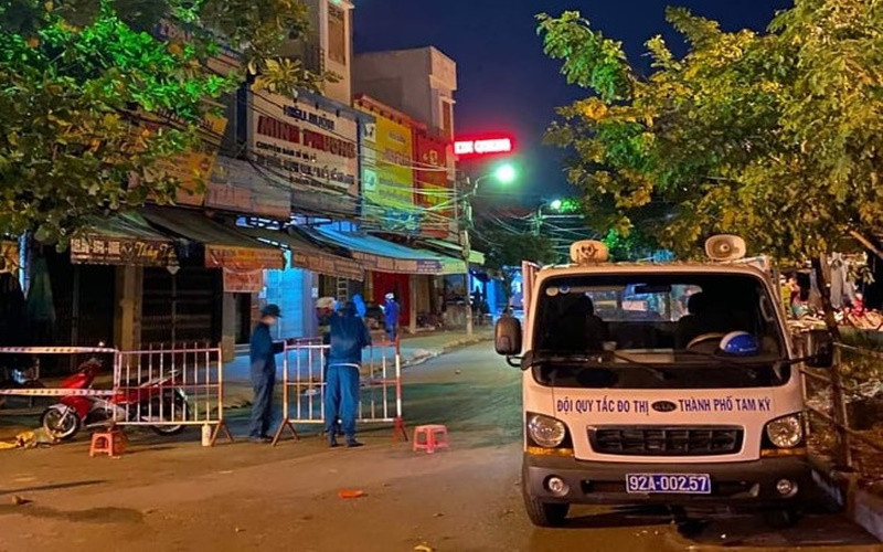 Phong tỏa khu vực gần chợ Tam Kỳ.