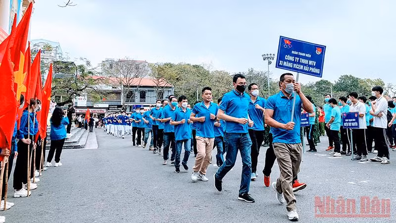 Đông đảo các địa phương, đơn vị tham gia Ngày chạy Olympic vì sức khỏe toàn dân.