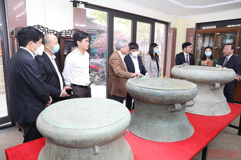 Nhiều cổ vật có giá trị lịch sử, văn hóa được trưng bày tại Ninh Bình.