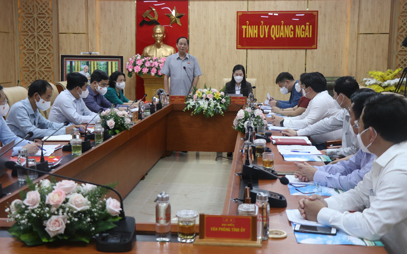 Thượng tướng Trần Quang Phương phát biểu tại buổi làm việc với lãnh đạo tỉnh Quảng Ngãi.