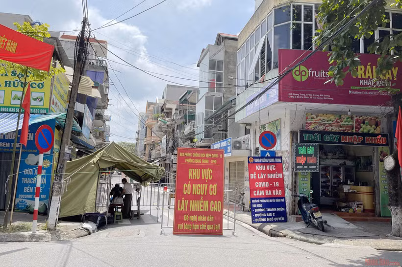 Đoạn phố Phạm Hồng Thái bị phong toả do có ca nhiễm SARS-CoV-2 trong cộng đồng.
