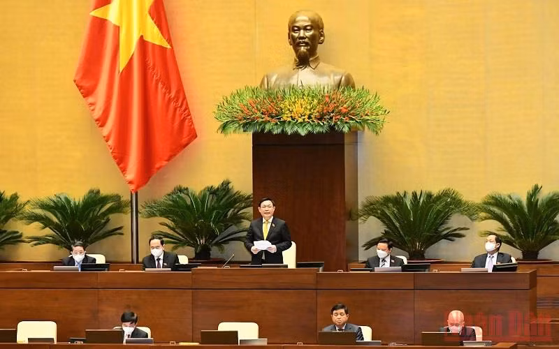 Chủ tịch Quốc hội Vương Đình Huệ phát biểu bế mạc phiên chất vấn và trả lời chất vấn ngày 12/11. (Ảnh: LINH NGUYÊN)