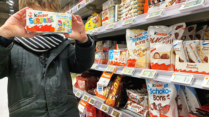 Một số sản phẩm chocolate Kinder của Tập đoàn Ferrero. Ảnh: LEPARISIEN