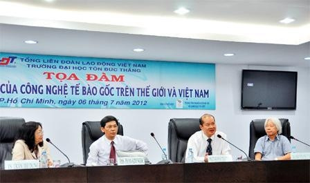 Những chuyên gia công nghệ tế bào gốc hàng đầu Việt Nam tọa đàm tại Trường đại học Tôn Đức Thắng (TP Hồ Chí Minh). Ảnh: 