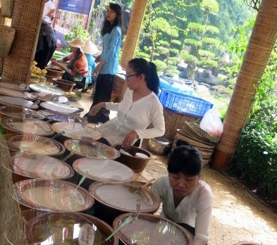 Trình diễn chế biến các món chè Nam Bộ tại Liên hoan "Ẩm thực Đất Phương Nam".