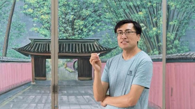 Vẽ tranh trên bảng phấn