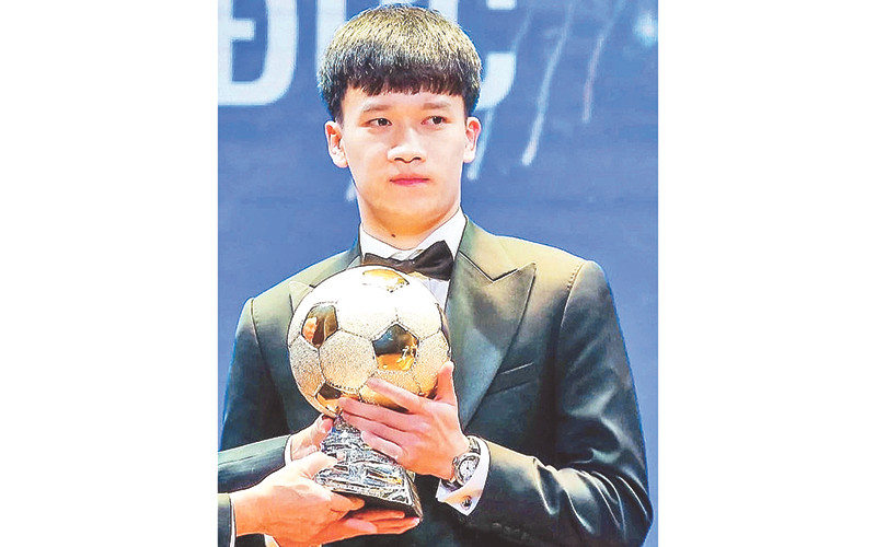 Quả bóng vàng 2021 Nguyễn Hoàng Đức. Ảnh | FBNV