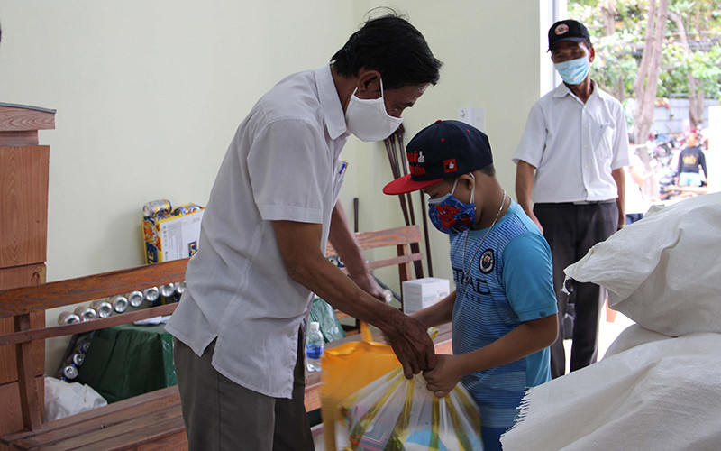 Hỗ trợ gia đình công nhân, lao động khó khăn trong đợt dịch tháng 8.