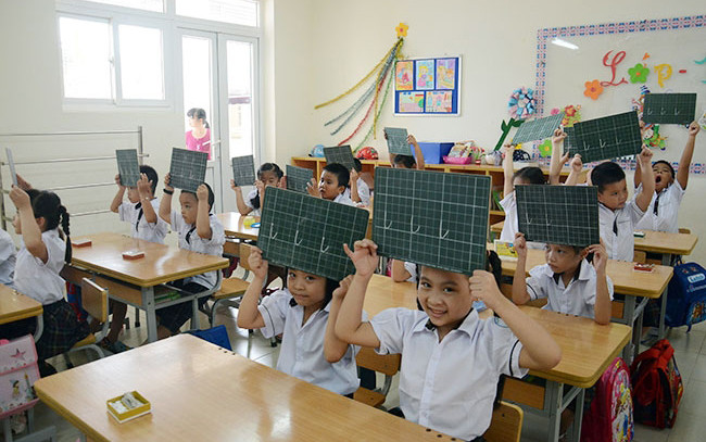 Một giờ học của các bé lớp 1. (Ảnh: Minh Hà)