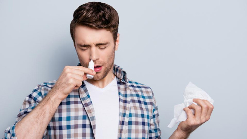 Oxford bắt đầu thử nghiệm vaccine xịt mũi ngừa Covid-19 của AstraZeneca. Ảnh: Getty Images.