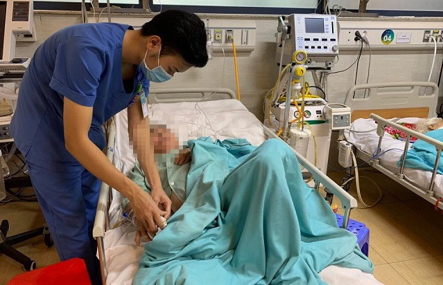 Chăm sóc bệnh nhân cao tuôi tại Bệnh viện Lão khoa Trung ương. 