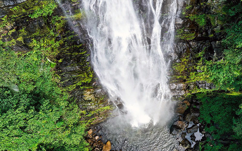 Bồng bềnh dải lụa trắng Khe Kèm