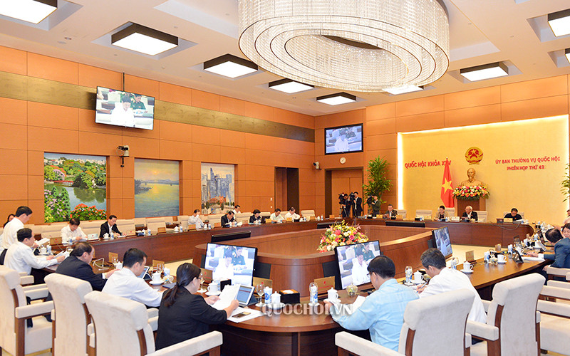 Toàn cảnh phiên họp ngày 14-10 của Ủy ban Thường vụ Quốc hội.