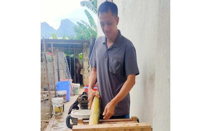 Máy thái thức ăn chăn nuôi do anh Vương Hùng Nam cải tiến, vận hành bảo đảm an toàn lao động, đạt hiệu suất cao.