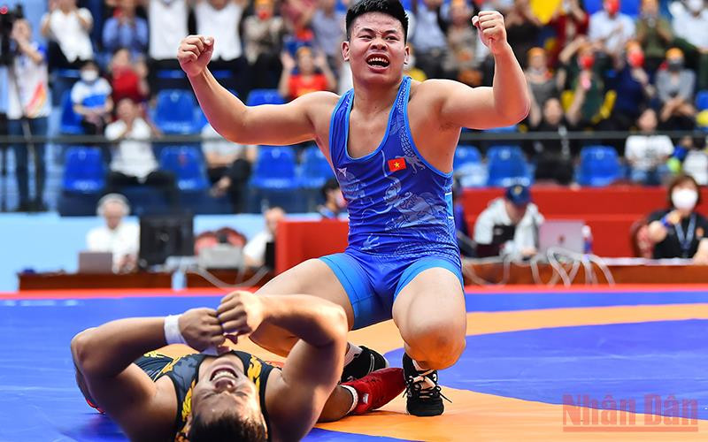Các vận động viên Việt Nam có ngày thi đấu áp đảo các đối thủ tại nội dung vật cổ điển.