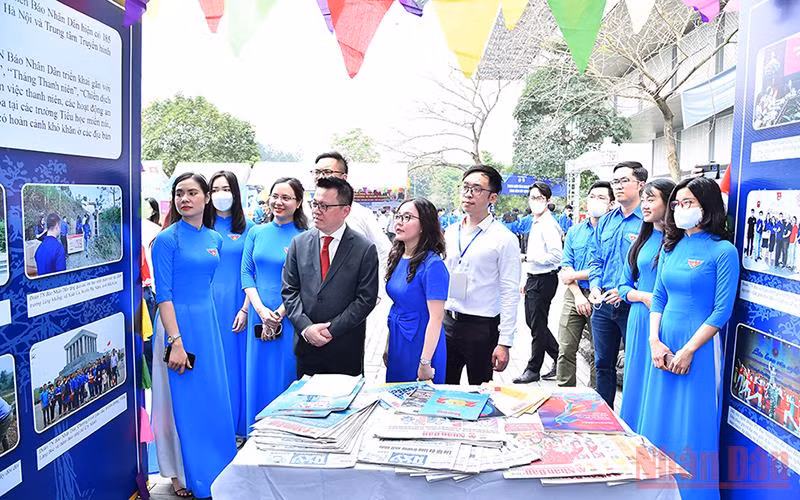 Trại thanh niên Báo Nhân Dân tại Hội trại thanh niên với chủ đề "Tuổi trẻ sáng tạo" chào mừng Hội Báo Toàn quốc và Đạị hội Đoàn các cấp năm 2022. (Ảnh: THỦY NGUYÊN)