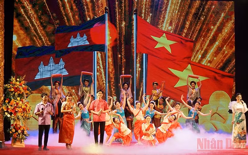 Chương trình nghệ thuật chào mừng.