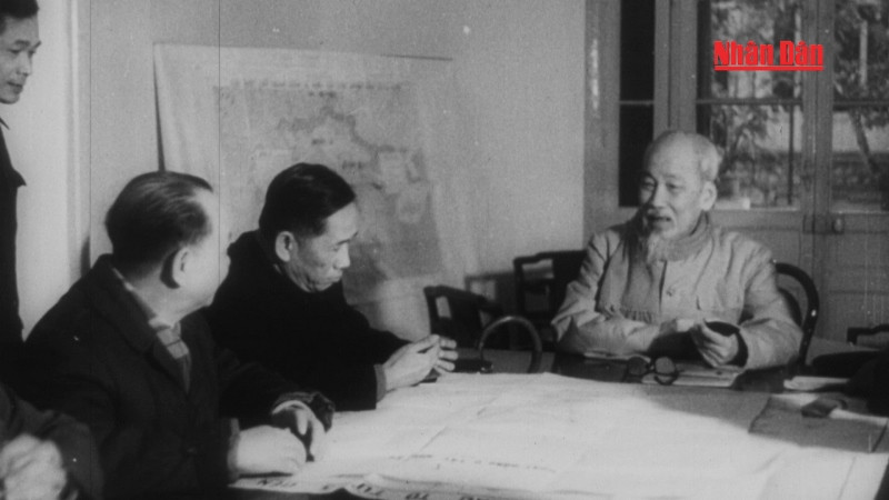 Bác Hồ họp Bộ Chính trị thảo luận một số nhiệm vụ cấp bách chống đế quốc Mỹ cứu nước (Ảnh tư liệu).