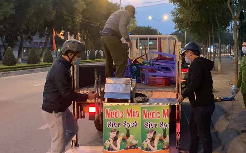 Các trường hợp bày bán đồ ăn uống tại chỗ trong mùa dịch tại TP Hải Dương đều bị xử lý nghiêm.