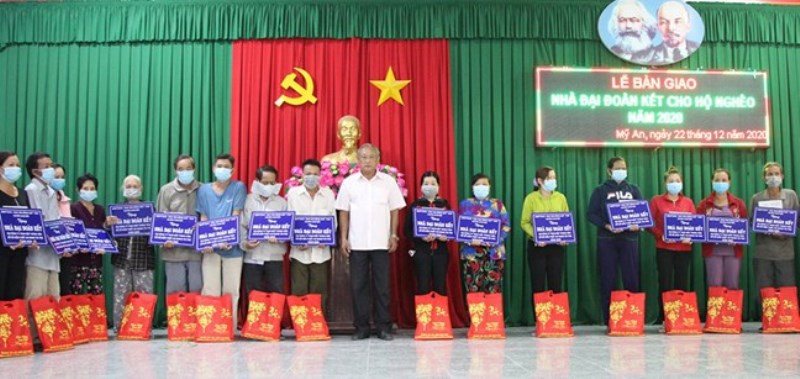 Tỉnh An Giang trao nhà Đại đoàn kết tặng hộ nghèo trước Tết Nguyên đán.