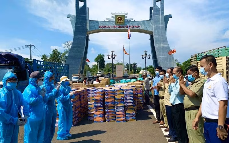 Số quà tặng được trao cho ba tỉnh Đông Bắc Campuchia để phòng-chống dịch Covid-19.