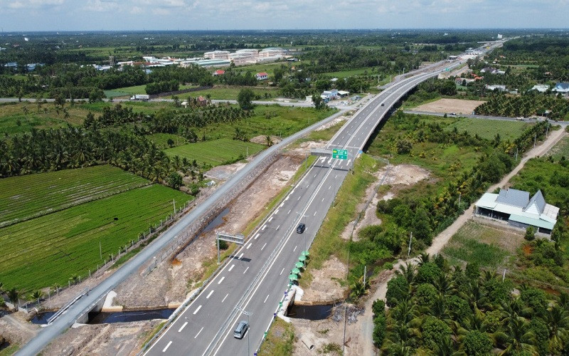 Tuyến đường cao tốc Trung Lương-Mỹ Thuận đã cơ bản hoàn thành.