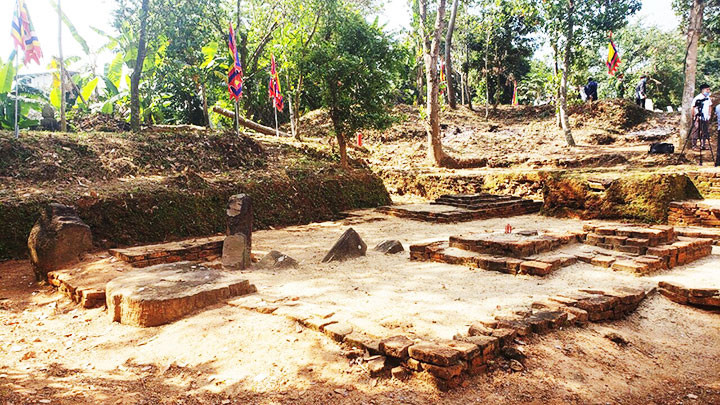 Một góc di chỉ Chăm Phong Lệ.