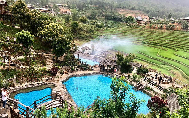 Khu sinh thái suối khoáng nóng Trạm Tấu (Yên Bái). 