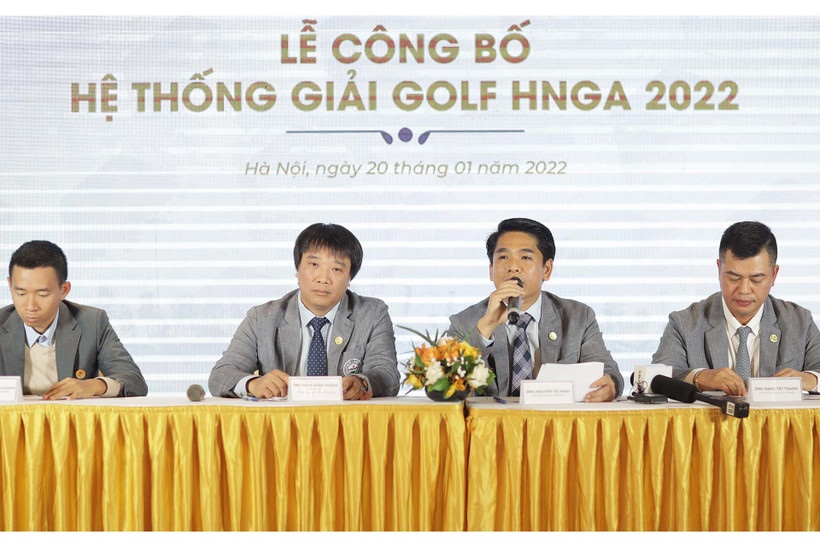 Các thành viên Ban Chấp hành HNGA phát biểu tại buổi họp báo. (Ảnh: HNGA)