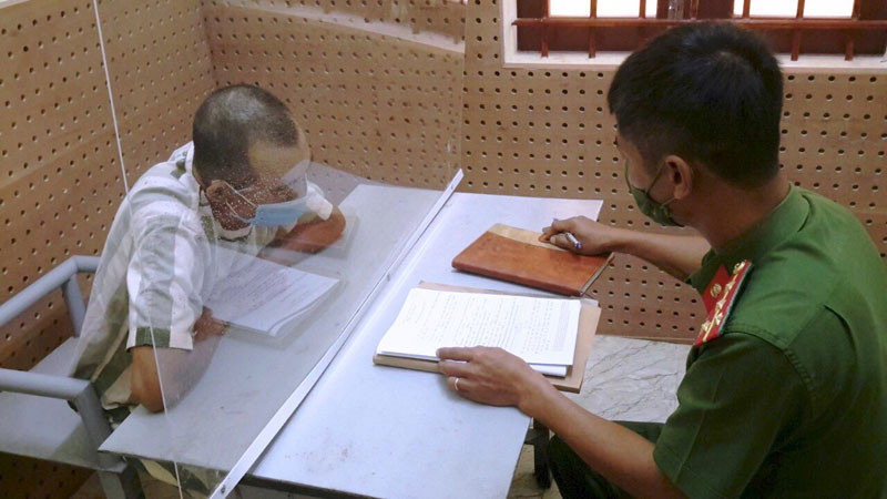 Đối tượng Lê Thành An tại cơ quan Công an huyện Đắk Glong, tỉnh Đắk Nông.