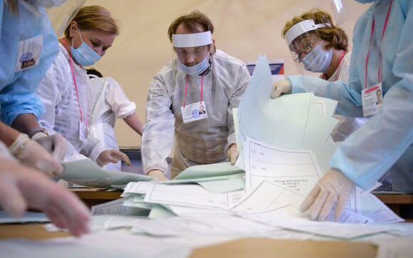 Công tác kiểm phiếu về sửa đổi Hiến pháp Nga đã hoàn tất ( RIA-Novosti)