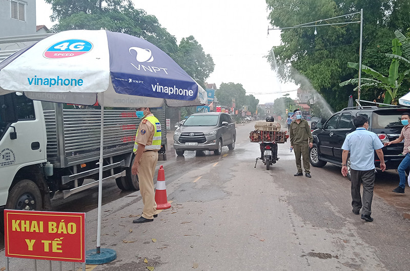 Phòng, chống dịch Covid-19, Thái Nguyên duy trì các chốt kiểm dịch, phun khử khuẩn tại các cửa ngõ vào tỉnh.