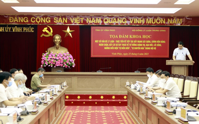 Toàn cảnh tọa đàm.