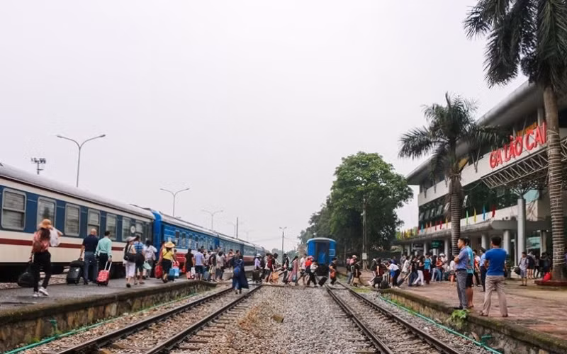 Hành khách có thể mua vé tàu Tết trả góp